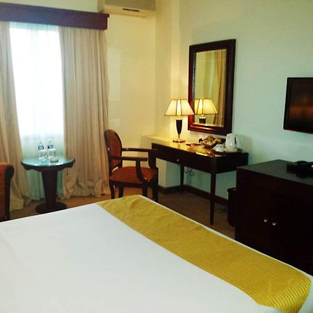 Harbourbay Amir Hotel Batam Екстериор снимка