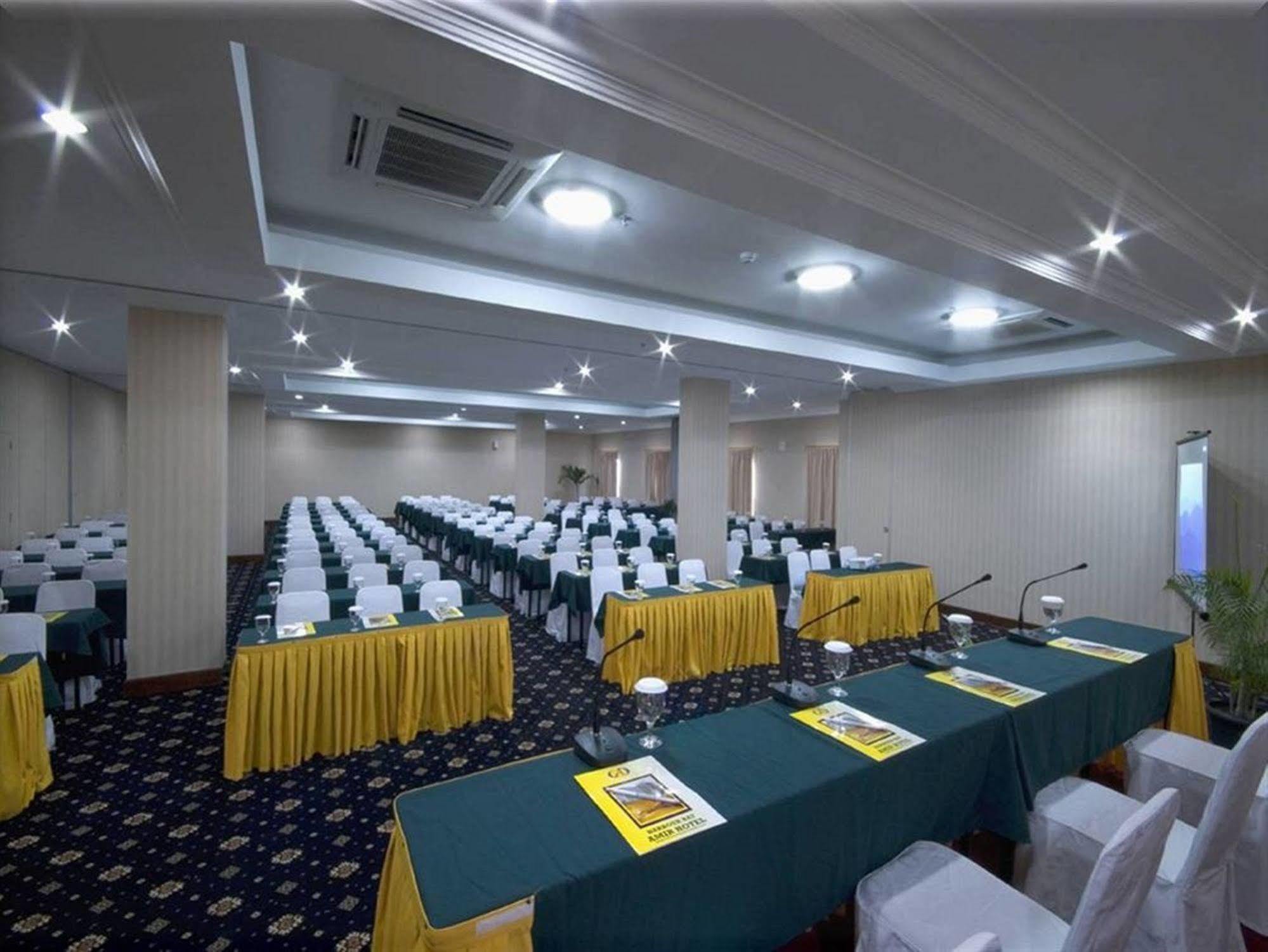 Harbourbay Amir Hotel Batam Екстериор снимка