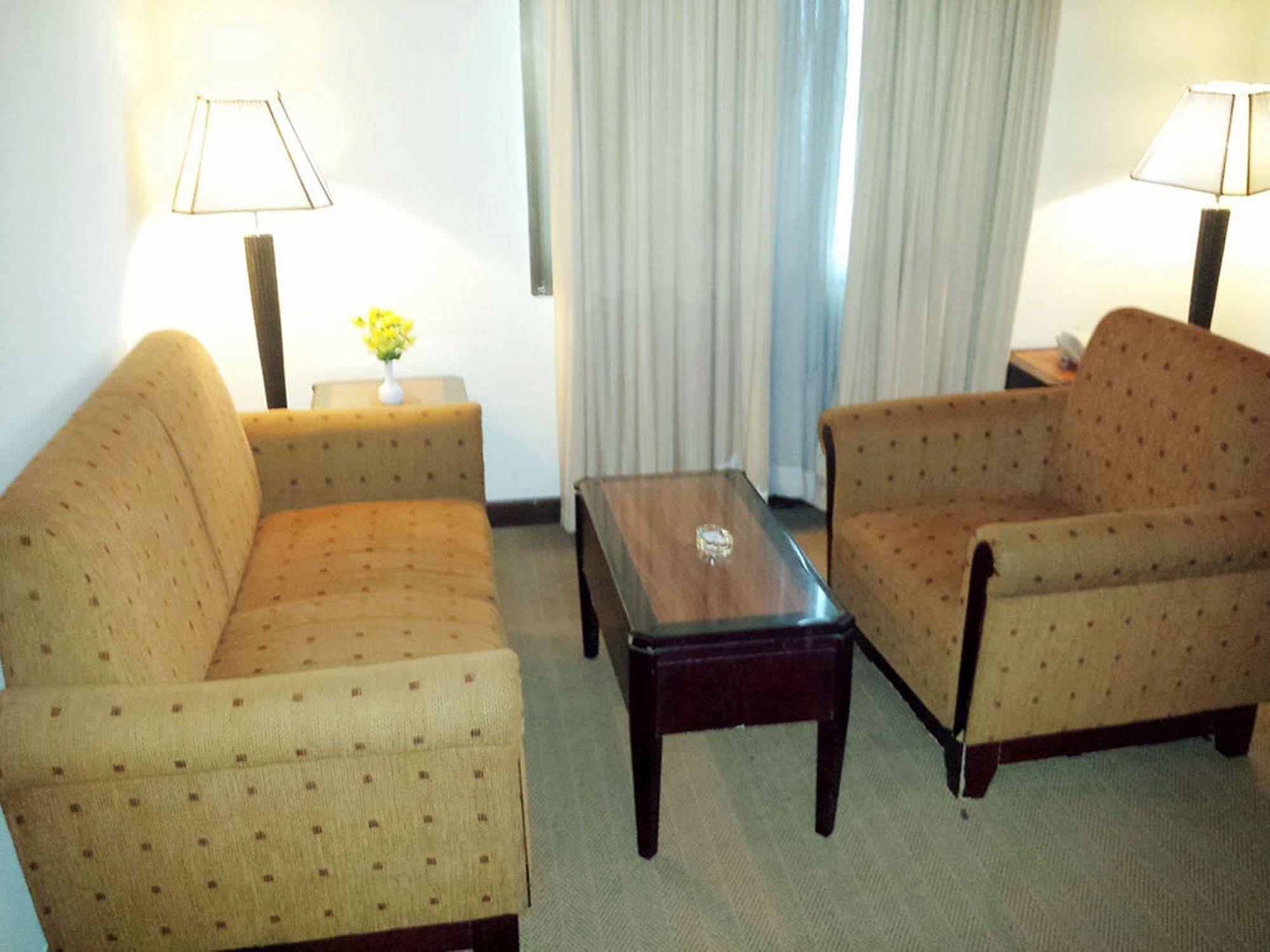 Harbourbay Amir Hotel Batam Екстериор снимка